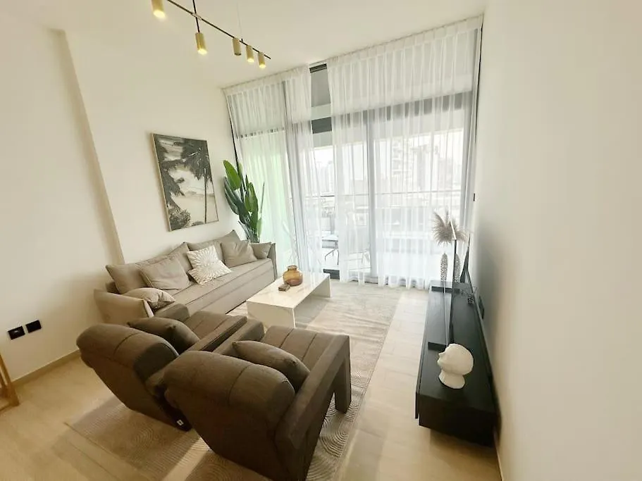 Apartment Luxury Apartment, Prime Location New And Stylish Dubai