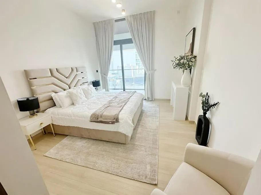 Apartment Luxury Apartment, Prime Location New And Stylish Dubai