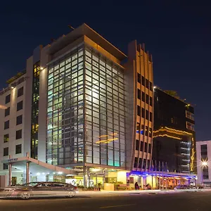 Mena Albarsha At The Mall Apartahotel