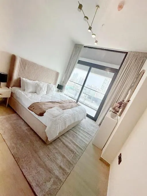 Apartment Luxury Apartment, Prime Location New And Stylish Dubai